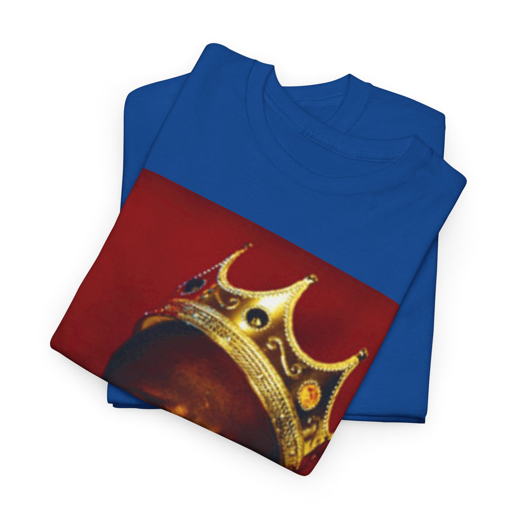Vintage Crown Portrait Tee — Retro Hip-Hop Photo Graphic T-Shirt