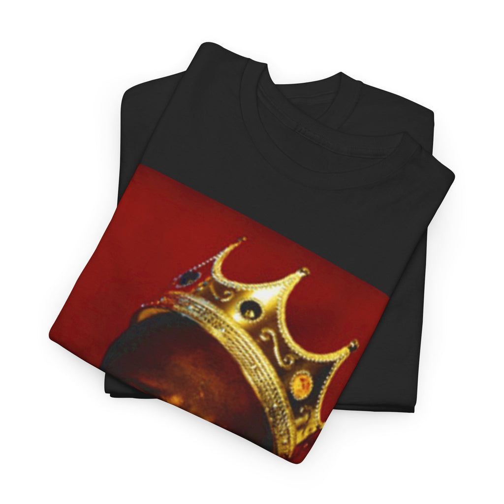 Vintage Crown Portrait Tee — Retro Hip-Hop Photo Graphic T-Shirt