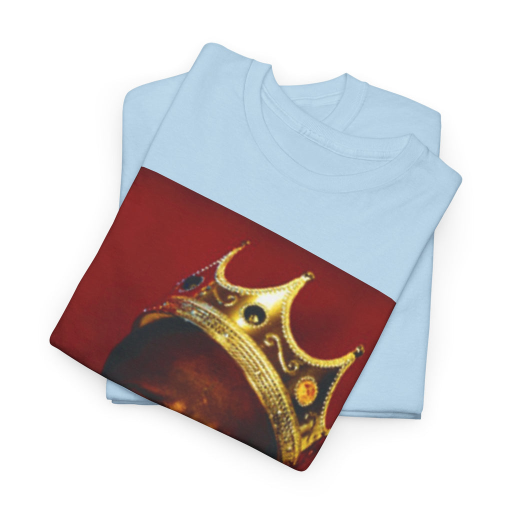 Vintage Crown Portrait Tee — Retro Hip-Hop Photo Graphic T-Shirt