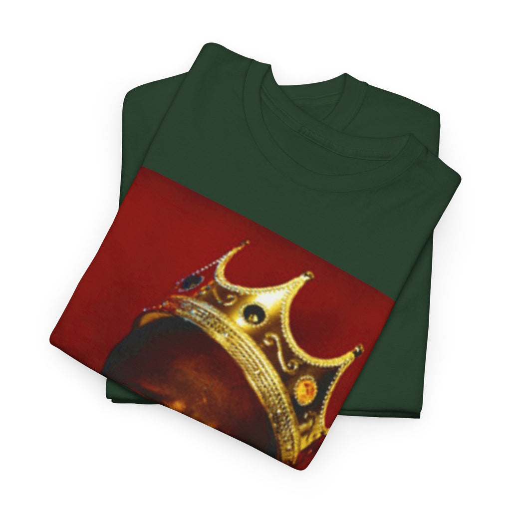 Vintage Crown Portrait Tee — Retro Hip-Hop Photo Graphic T-Shirt