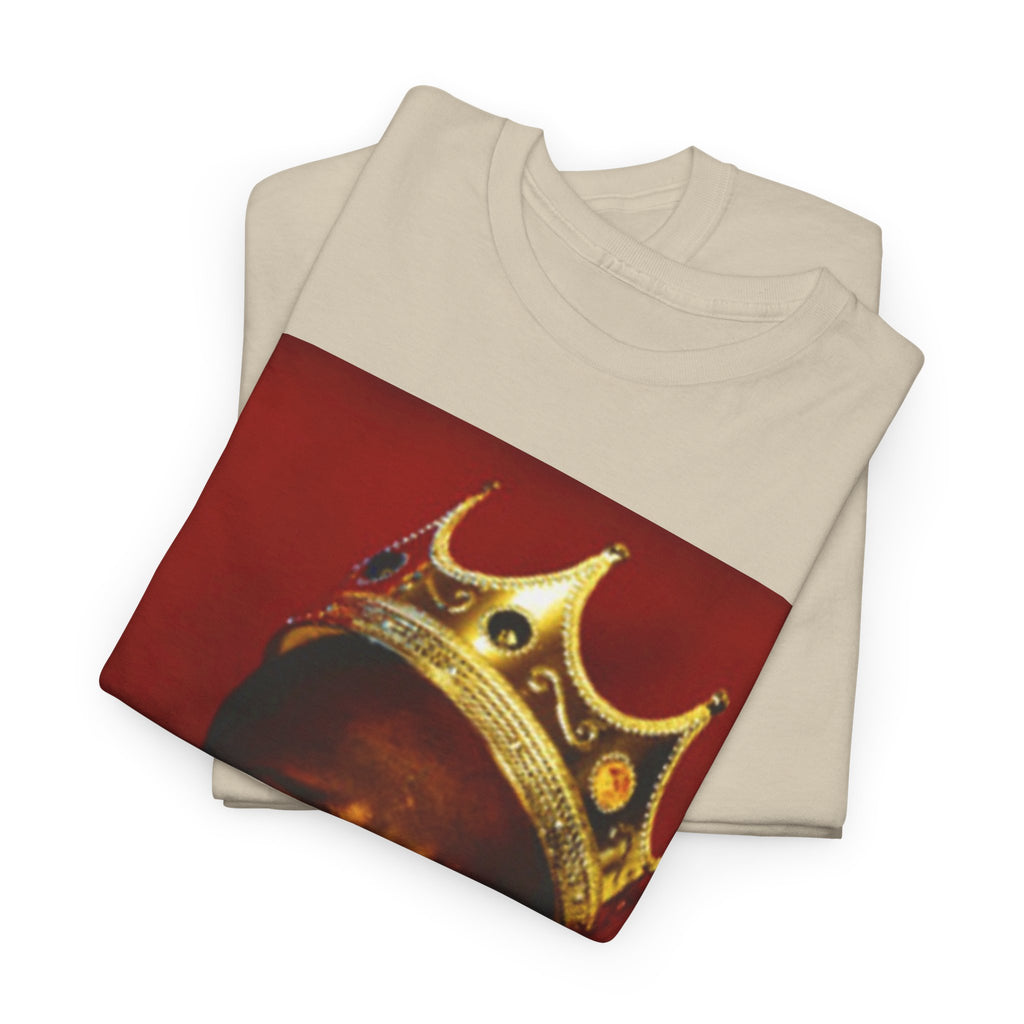 Vintage Crown Portrait Tee — Retro Hip-Hop Photo Graphic T-Shirt